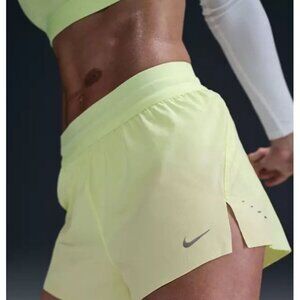 NWT Nike Women's Swift Dri-FIT Mid-Rise 2.5" Brief-Lined Shorts Sizes L, XL